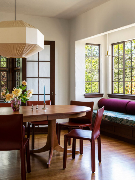 Винтажная мебель и пёстрые принты: дом стиле Тюдор в Силиконовой Долине