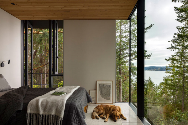 Стекло, дерево и бетон: минималистичный дом у озера в штате Вашингтон
